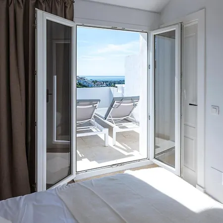 Elegant Duplex Penthouse With Sea And Mountain Views