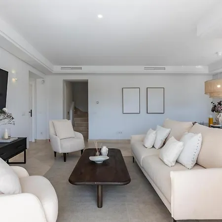 Elegant Duplex Penthouse With Sea And Mountain Views Apartment
