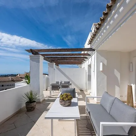 Elegant Duplex Penthouse With Sea And Mountain Views *