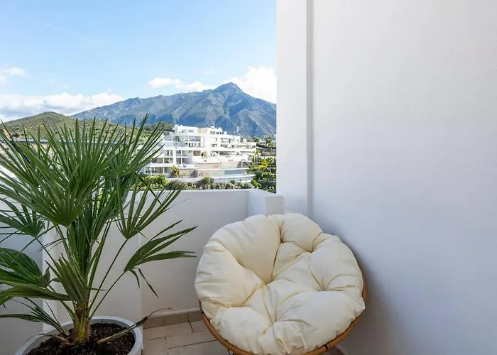 Elegant Duplex Penthouse With Sea And Mountain Views Marbella